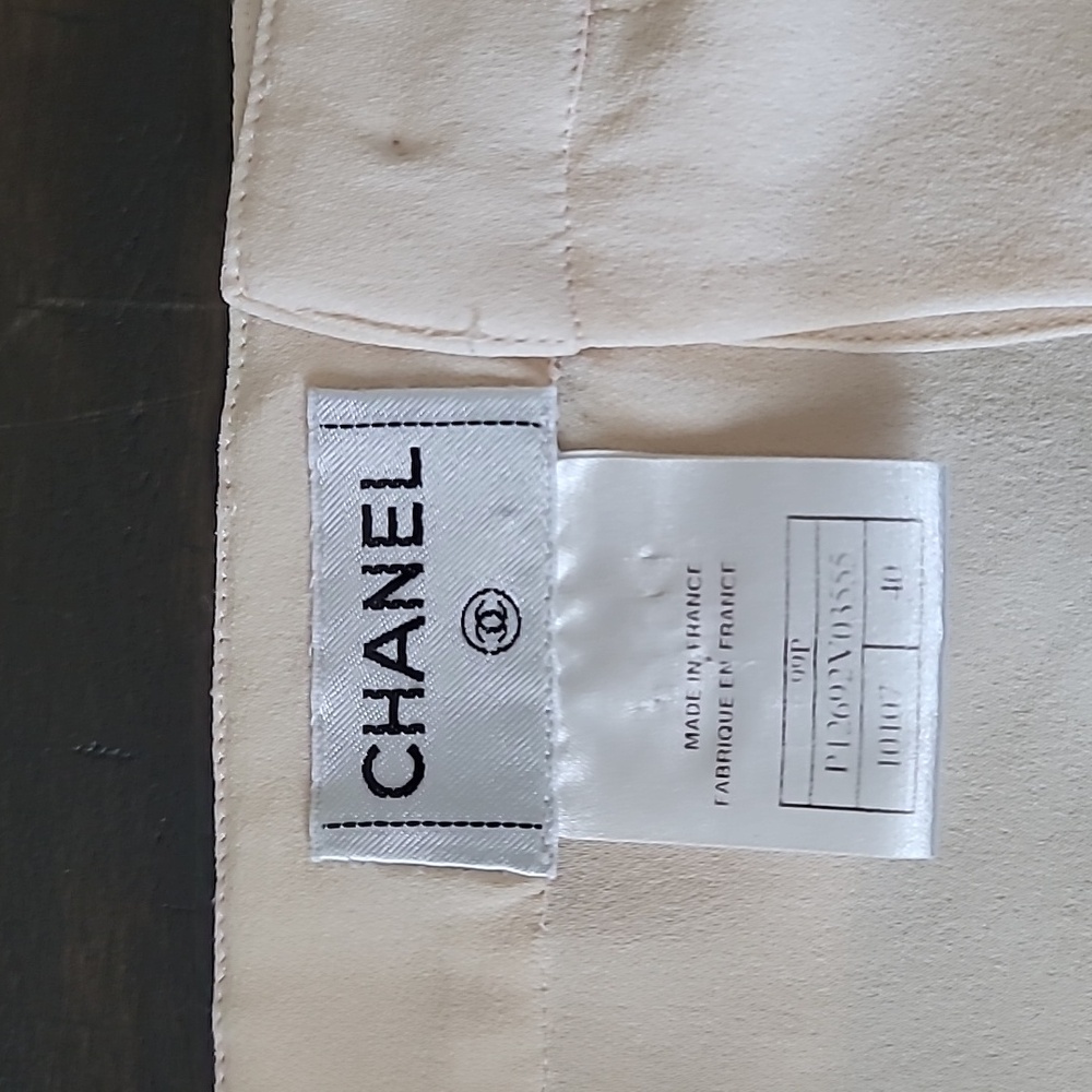 CHANEL 100% silk top CC buttons on the back size 40 - Picture 4 of 12